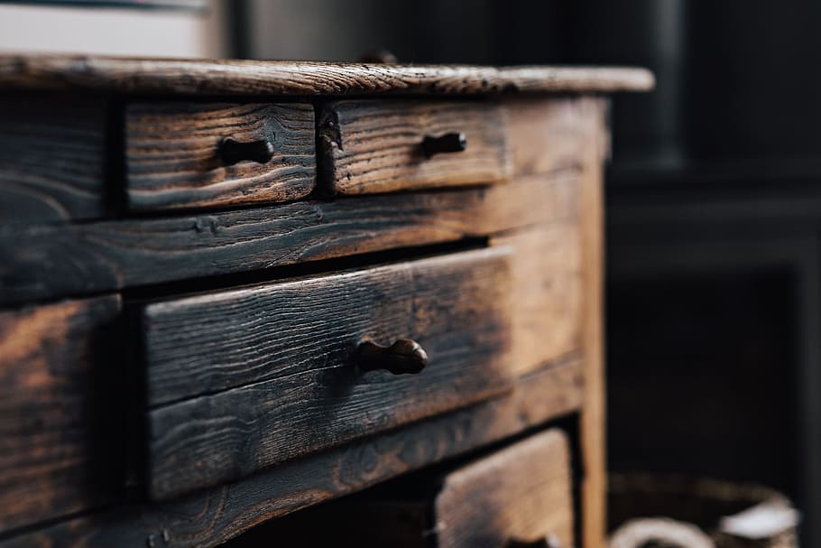 Repeindre un meuble en bois